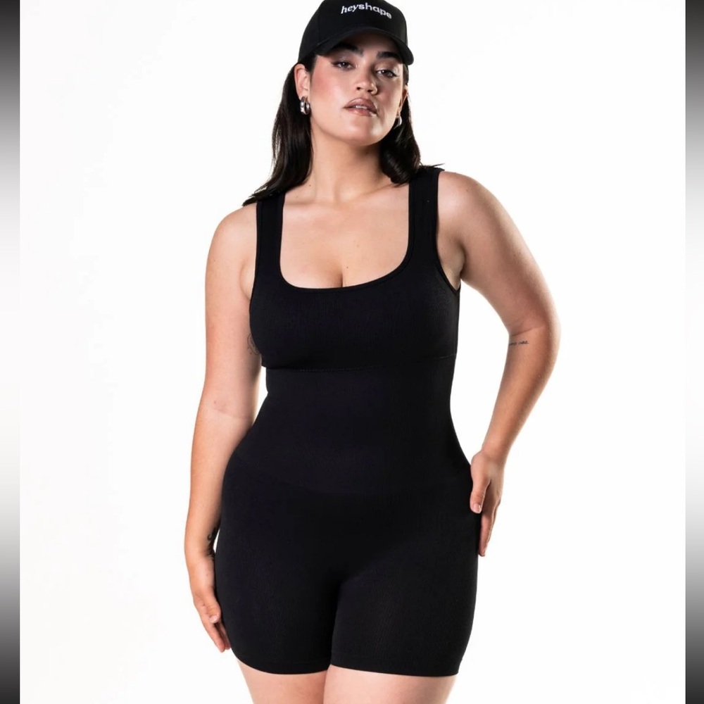 🖤 2 for $60 🖤. Use the offer button!